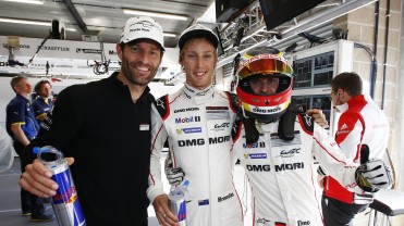 Porsche Team: Mark Webber, Brendon Hartley, Timo Bernhard (l-r)